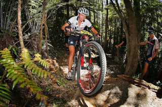 Hanlen and Cooper win final round of New Zealand cross country cup