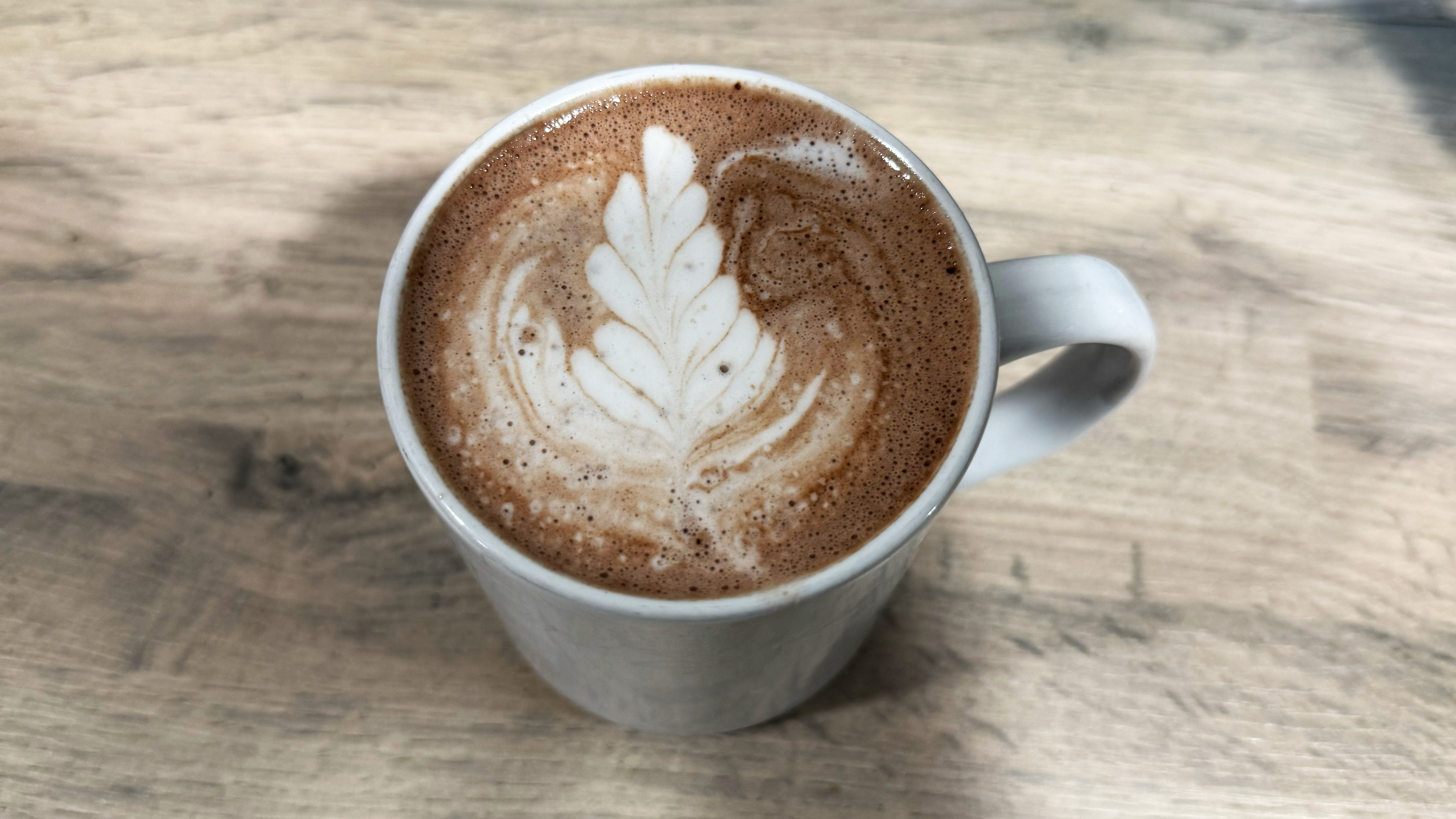 a photo of hot chocolate made on the casabrews 3700 essential