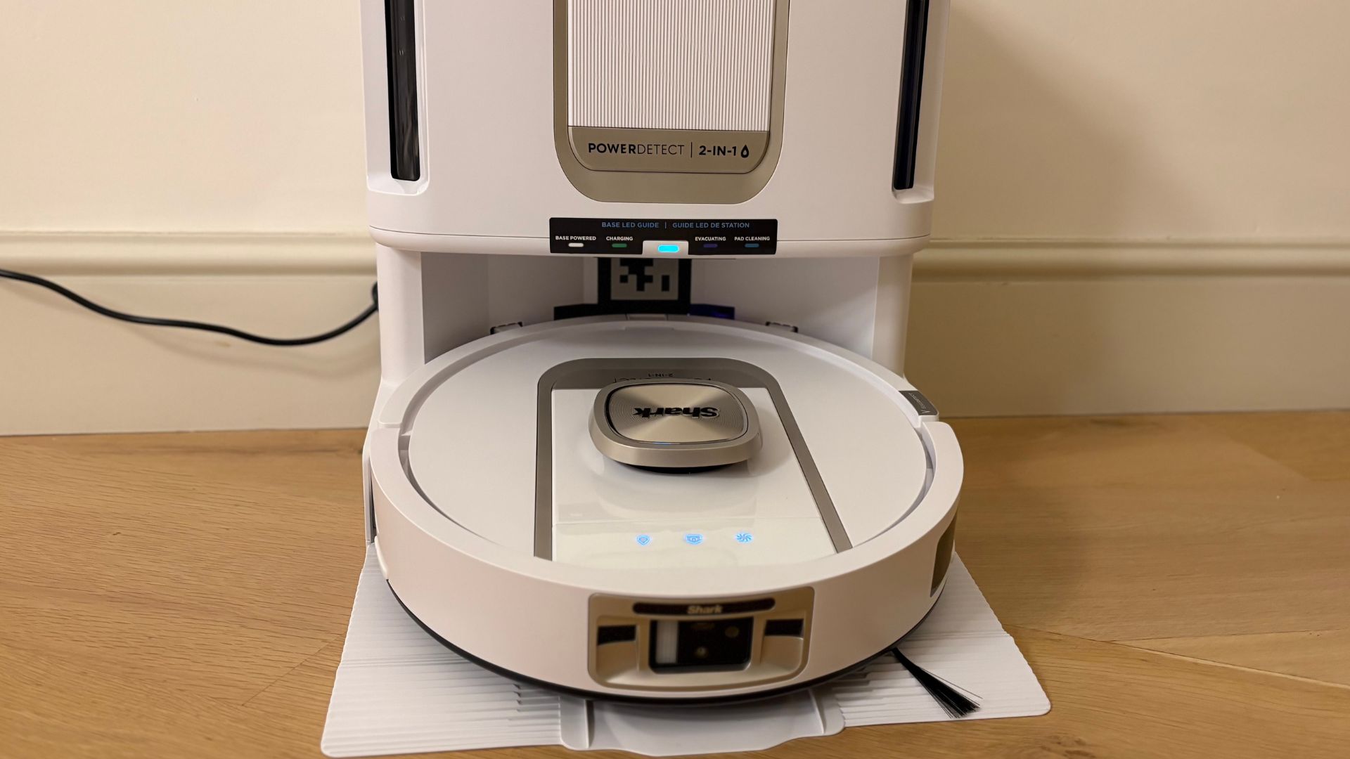 Testing the Shark PowerDetect ThermoCharged Robot Vacuum