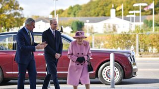 the queen and duke of cambridge visit dstl porton down