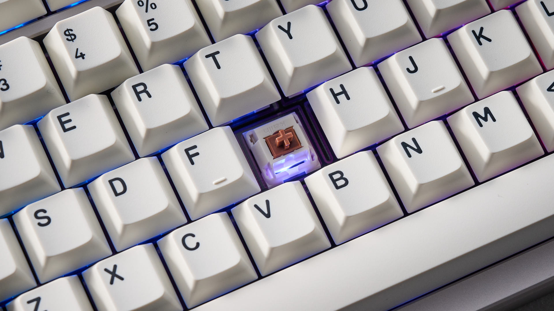 The Wobkey Crush 80 in warm silver colorway