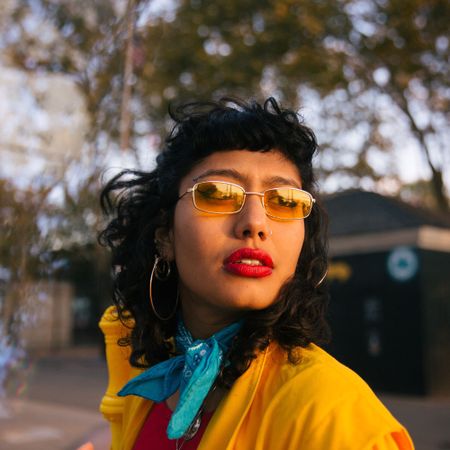 Hair, Eyewear, Face, Glasses, Yellow, Beauty, Hairstyle, Lip, Cool, Sunglasses, 