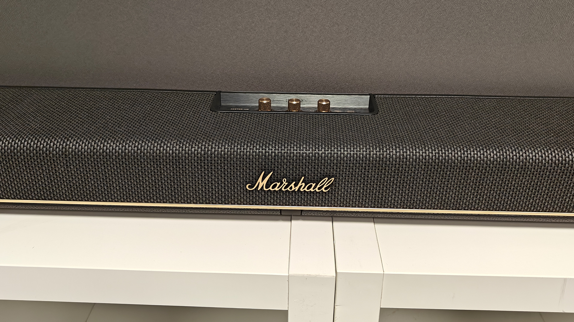 Marshall Heston 120 soundbar in test room