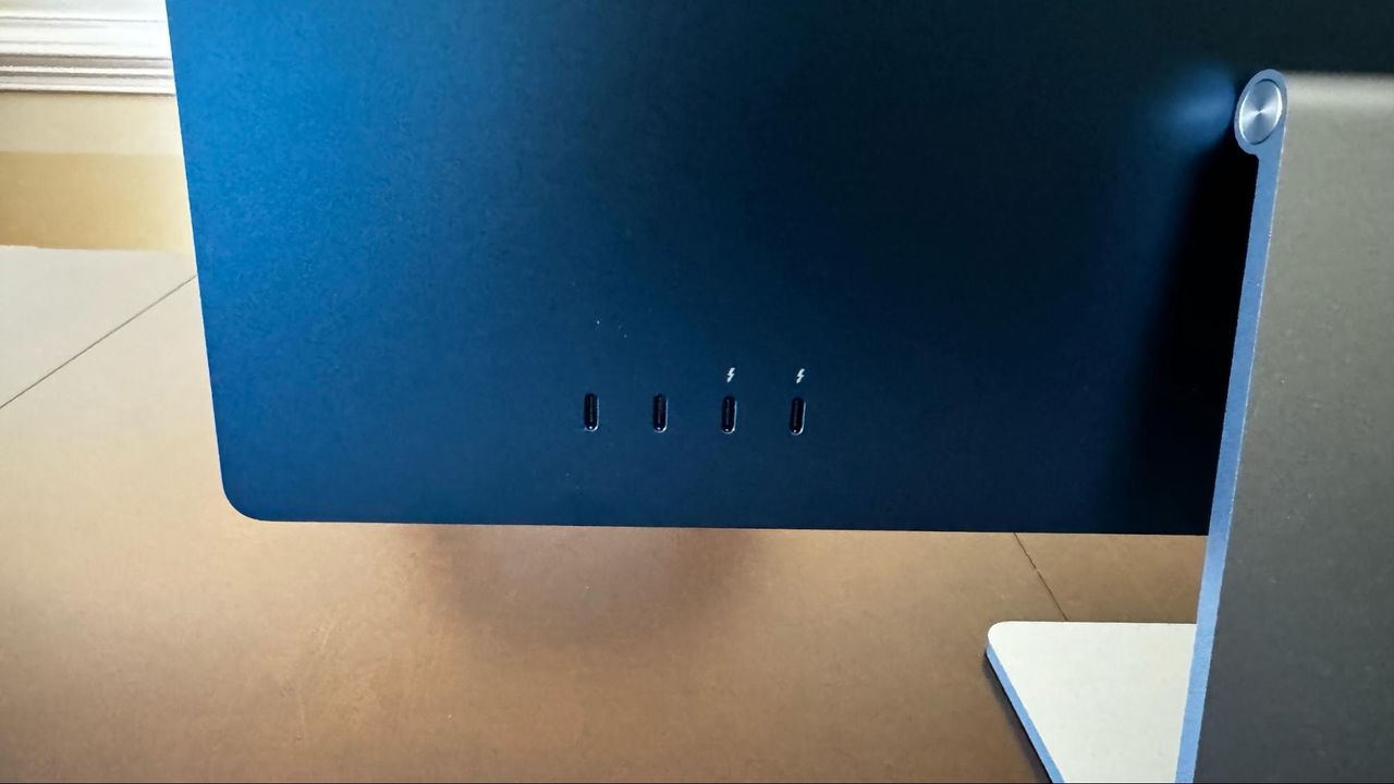 Apple iMac (2023)