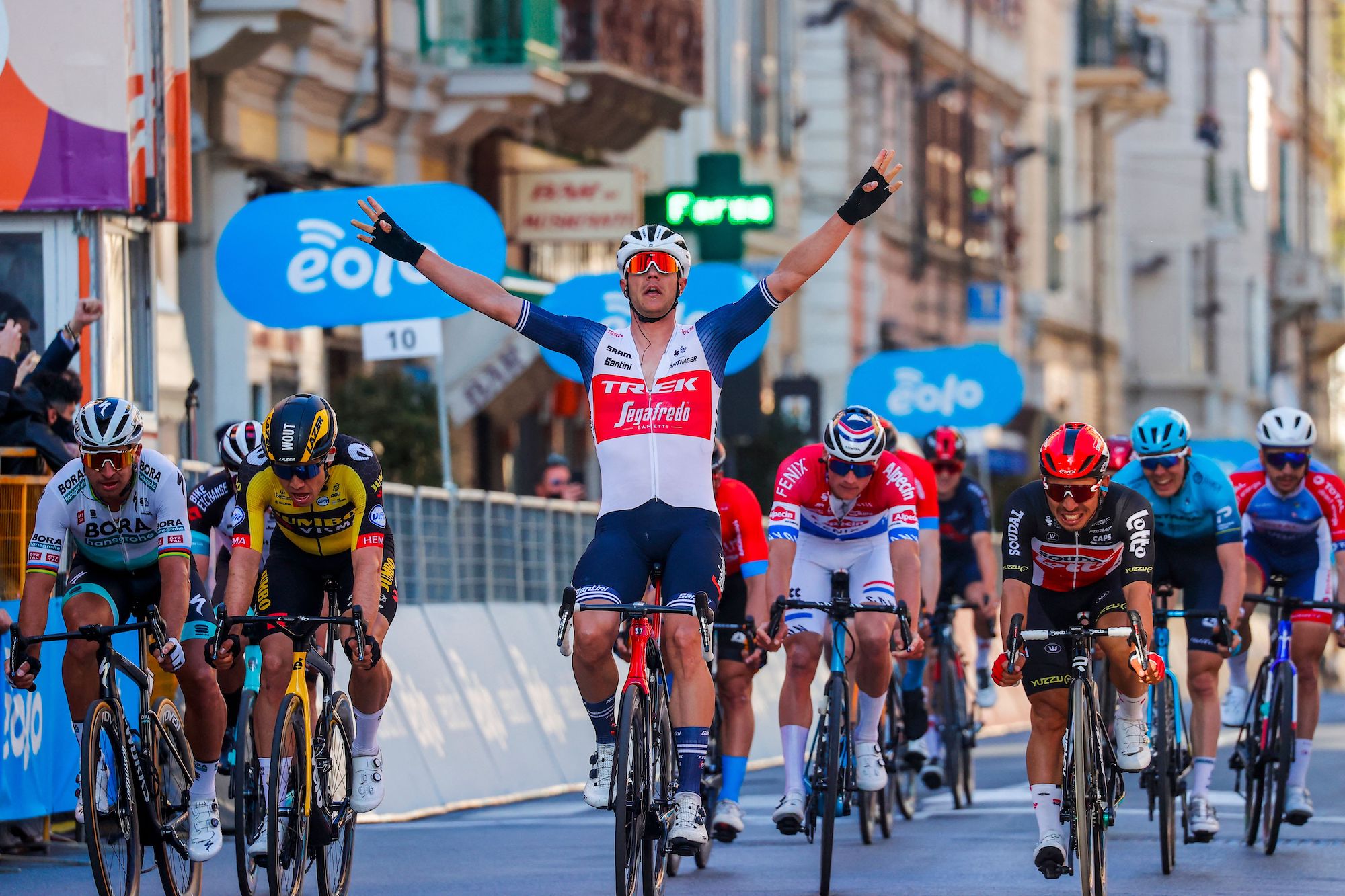 Jasper Stuyven holds on to win sprint finish at Milan