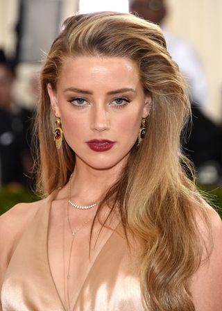 red lipstick - amber heard