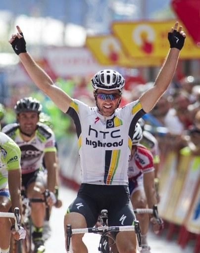 Michael Albasini (HTC-Highroad) wins in Ponferrada.