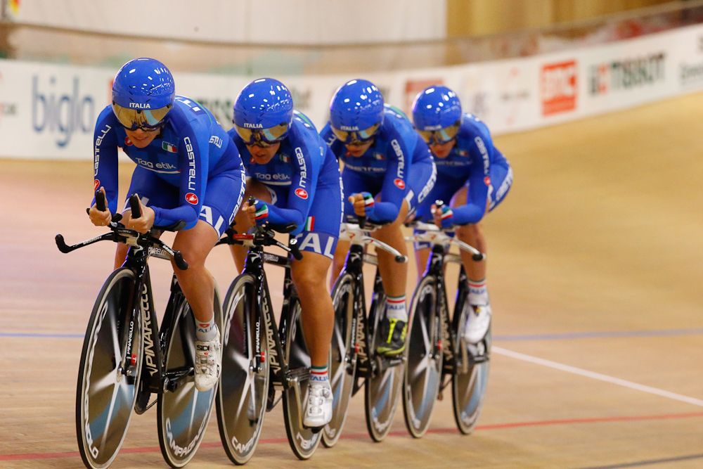 Italian team pursuiters in action on the track.