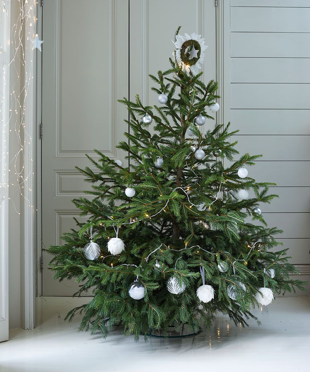 How to decorate a Christmas tree – the method pros use | Ideal Home