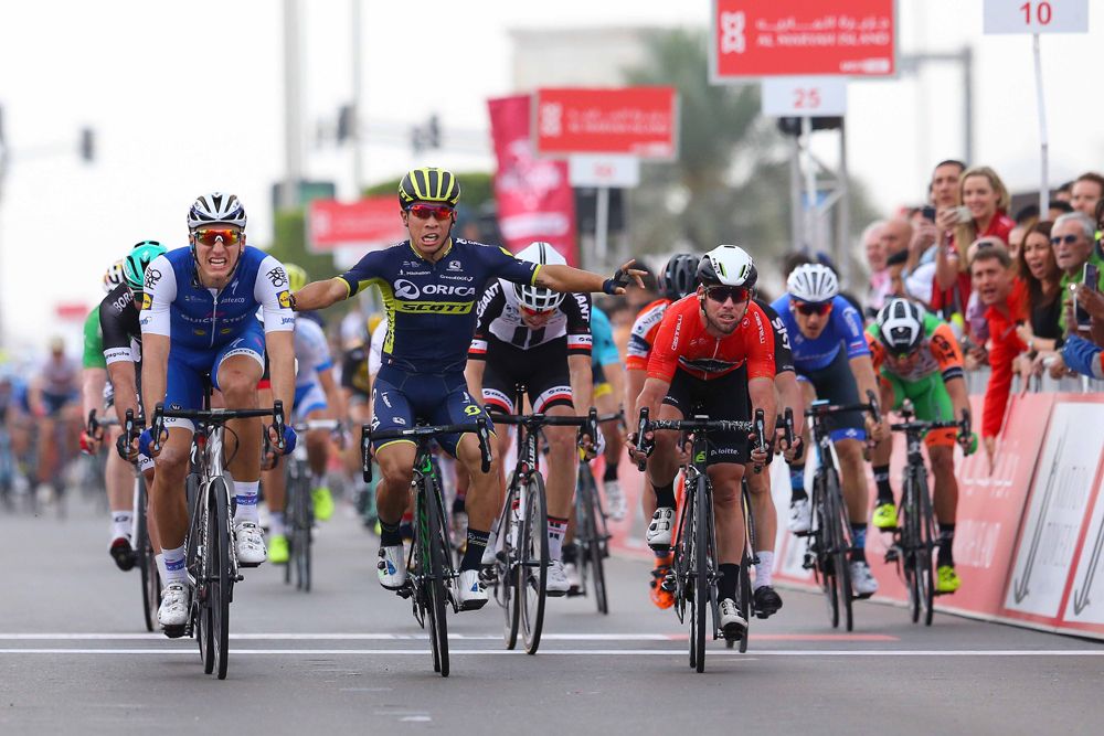 Marcel Kittel (QuickStep Floors) snatches the win from Caleb Ewan (Orica-Scott)