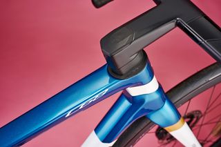 Image shows the CC.01 integrated handlebars of the Colnago C68