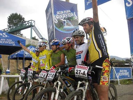 General classification contenders: Team Amarante (first place), Team Academia MTB-Bike Planet (second place), Team Adventure Gutemala (third place)