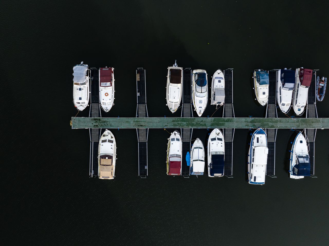 Image taken by James Abbott using the DJI Mavic 3 Classic. Here we see an overhead shot of a pier.
