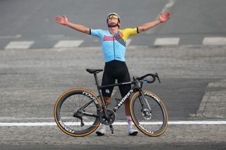 Remco Evenepoel wins gold in the Paris 2024 Olympic road race