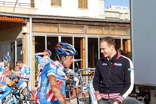 Team manager Iwan Spekenbrink enjoys the sun with the riders.