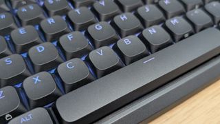 Corsair Vanguard Air 99 Wireless keys close up low brightness