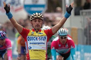 Paolo Bettini (Quick.Step) does it again