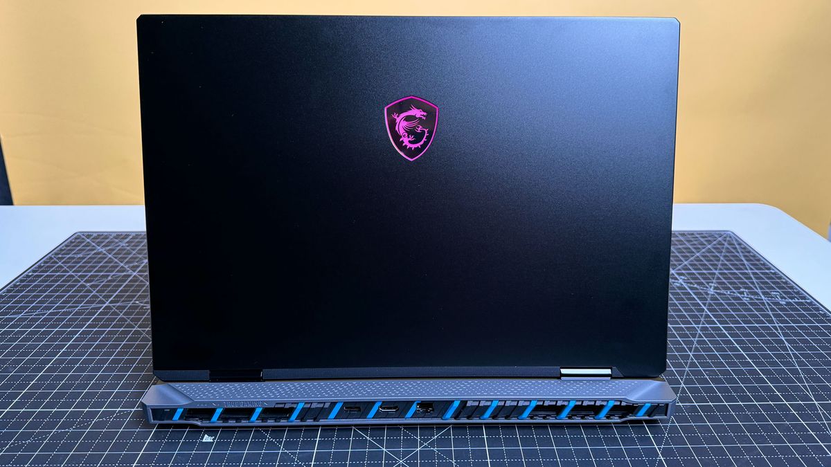 MSI Titan 18 HX