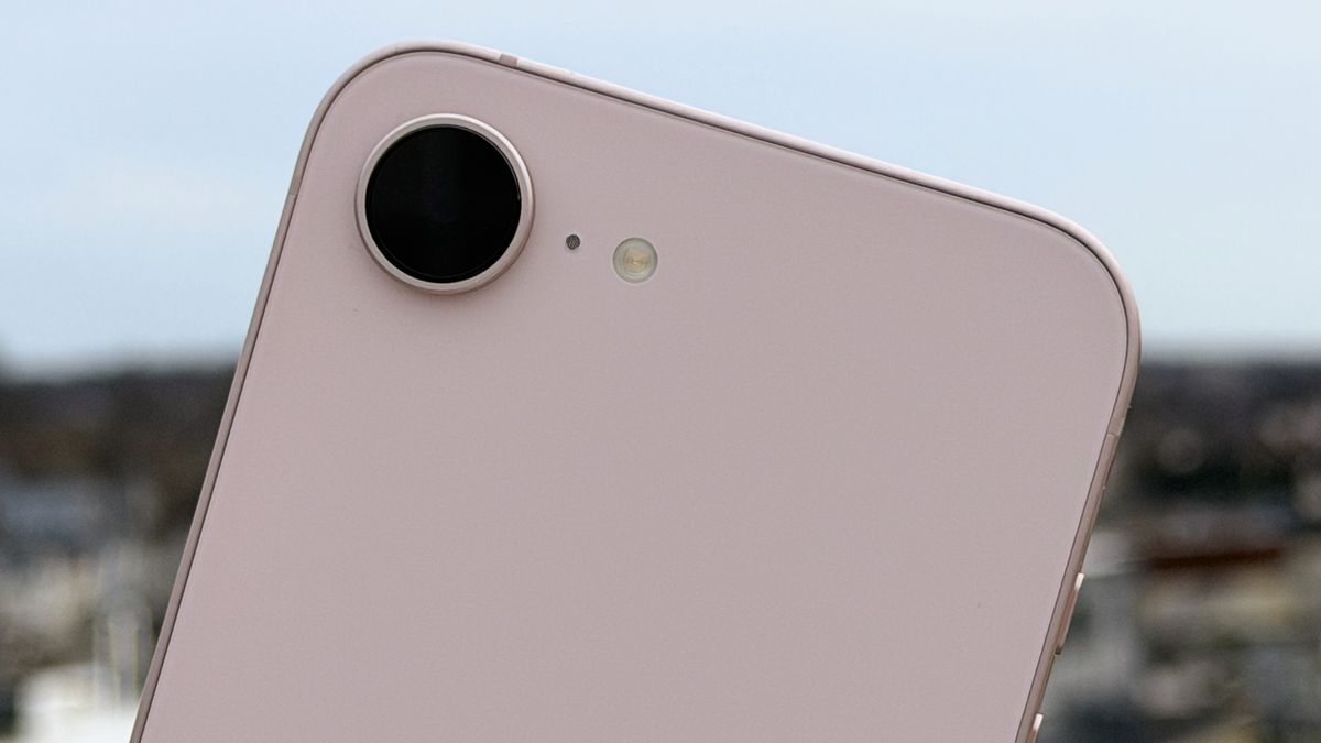 Apple iPhone 17e Review