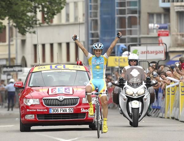 Daniel Navarro (Astana) wins the Grenoble stage of the Dauphine.