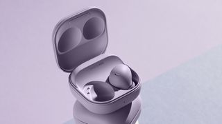 Samsung Galaxy Buds 2 Pro trådlösa öronsnäckor i ett fodral.