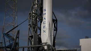 SpaceX Falcon 9 Rocket Sports Re-Usable Tech
