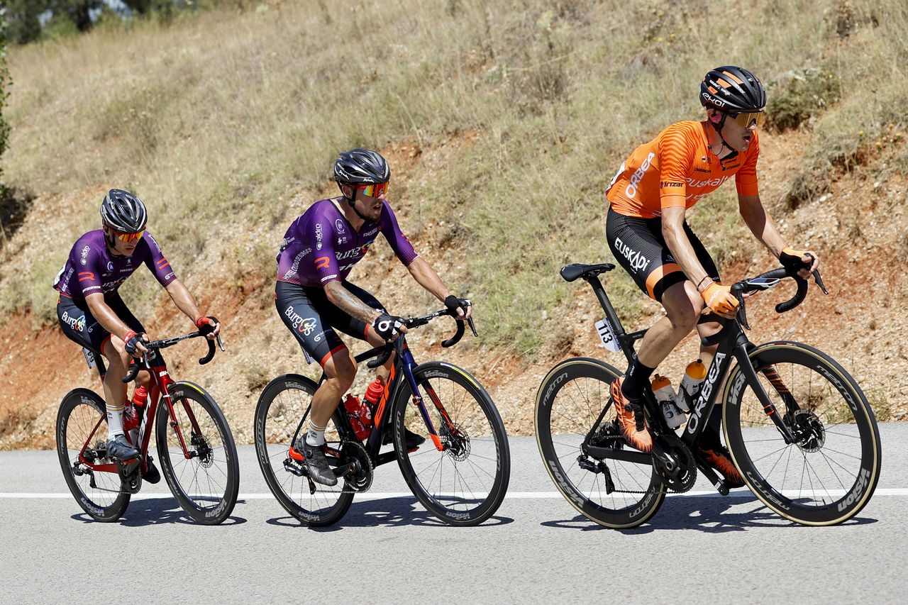 Vuelta Espana 2021 - 76th Edition - 4th stage El Burgo de Osma - Molina de Aragon 163,9 km - 17/08/2021 - Joan Bou Company (ESP - Euskaltel - Euskadi) - Angel Madrazo (ESP - Burgos-BH) - Carlos Canal Blanco (ESP - Burgos-BH) - photo Luis Angel Gomez/BettiniPhoto&Acirc;&copy;2021