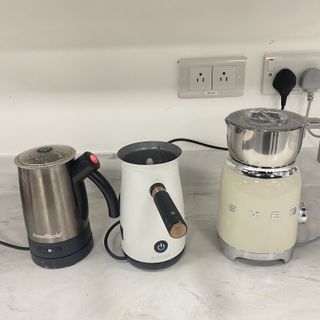 Testing different milk frothers at the Future test centre