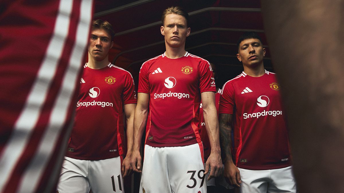 Adidas Manchester United home kit 2024/25
