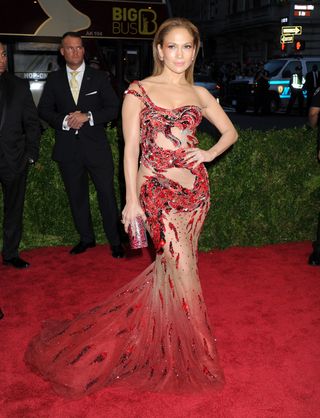 Jennifer Lopez In Versace At The Met Gala 2015