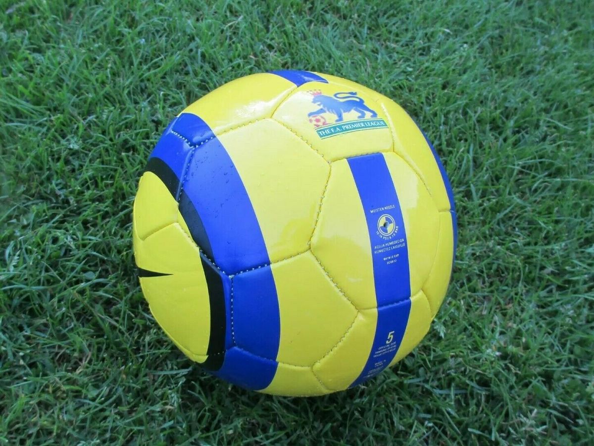 Incredibly rare Nike Total 90 Aerow balls are on sale now | FourFourTwo