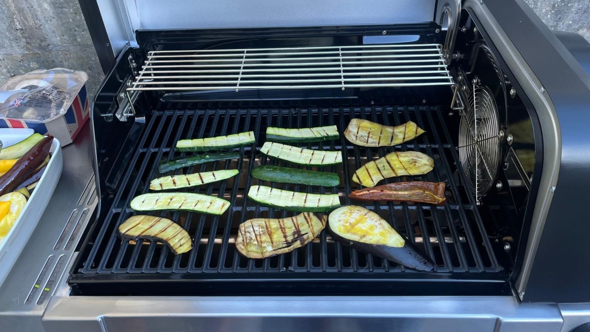 Testing the Ninja FlexFlame Gas BBQ Grill on grilled vegetables