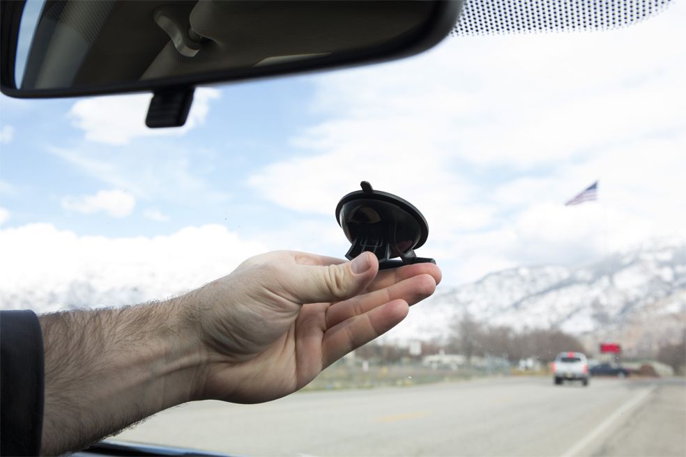 The windshield mount of the Escort Max 360c is easy to remove.