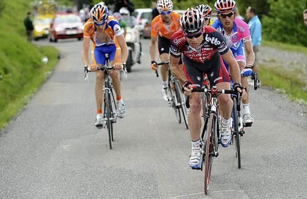 Cadel Evans stretches his legs on the Col de la Joux-Plane