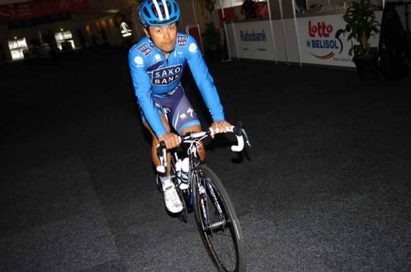 Takashi Miyazawa (Saxo Bank) heads out for a ride