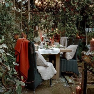Outdoor Christmas table by Neptune