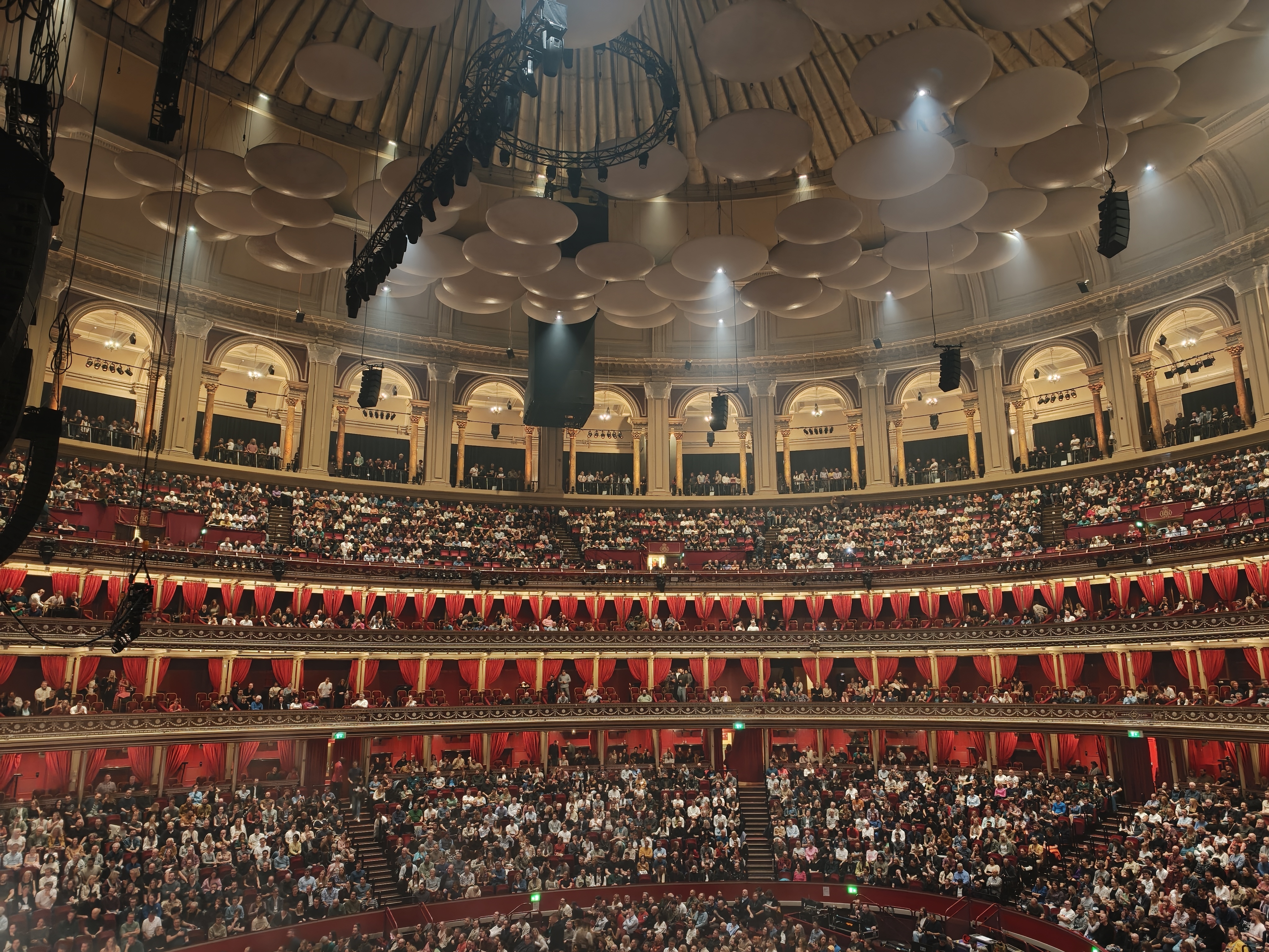 Oppo Find X9 Pro camera sample at Sigur Ros gig, Royal Albert Hall, London, September 2025
