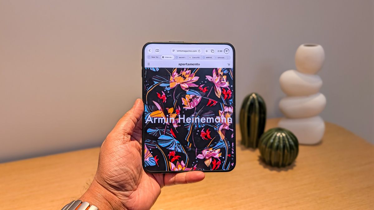 Apple iPhone Duo hands-on testing at Android Central