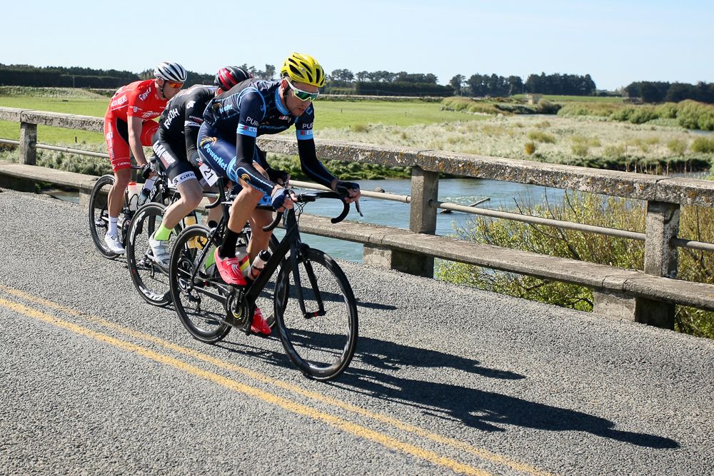 Roman van Uden of Auckland (F) of Auckland in the breakaway group in stage one of the Tour of Southland