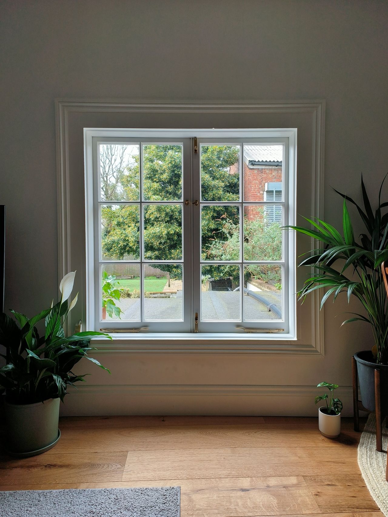 view out of window OPPO Find N2 Flip camera