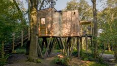 Pinwheel Treehouse at Mallinson’s Woodland Retreat