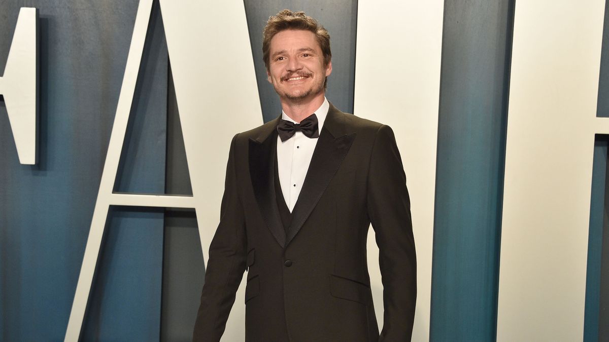 Pedro Pascal at the 2020 Vanity Fair Oscar Party on Feb 9, 2020.