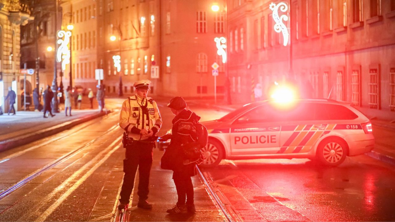 Czech police on the streets following shooting