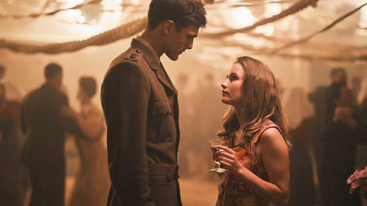 Jacob Elordi as Dorrigo Evans, Olivia DeJonge as Ella Evans in The Narrow Road to the Deep North