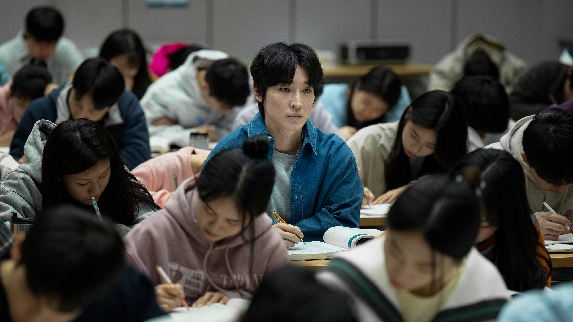 Woo Ji-hyun in "Trigger" on Netflix