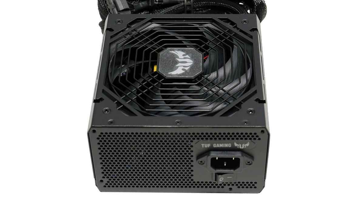 Asus TUF Gaming 550W Bronze PSU review: Long warranty, decent