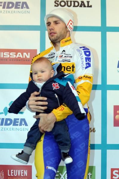 Leuven runner-up Rob Peeters brought his son onto the podium.