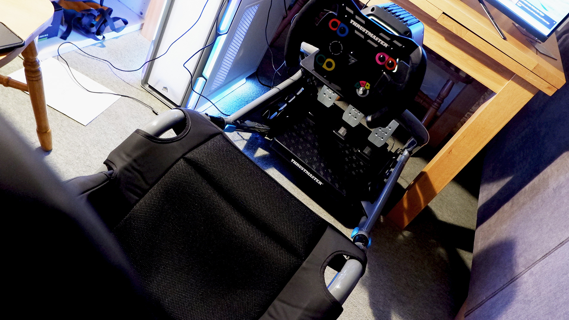 Playseat Trophy Logitech Edition with Thrustmaster wheel and pedals set-up