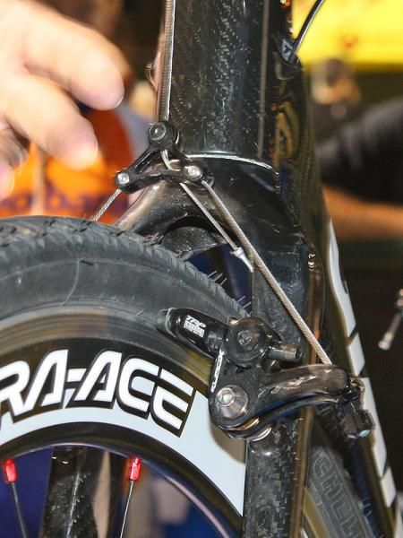 The Overdrive fork crown - and perhaps the steerer, too - looks to be aluminum, not carbon fiber.