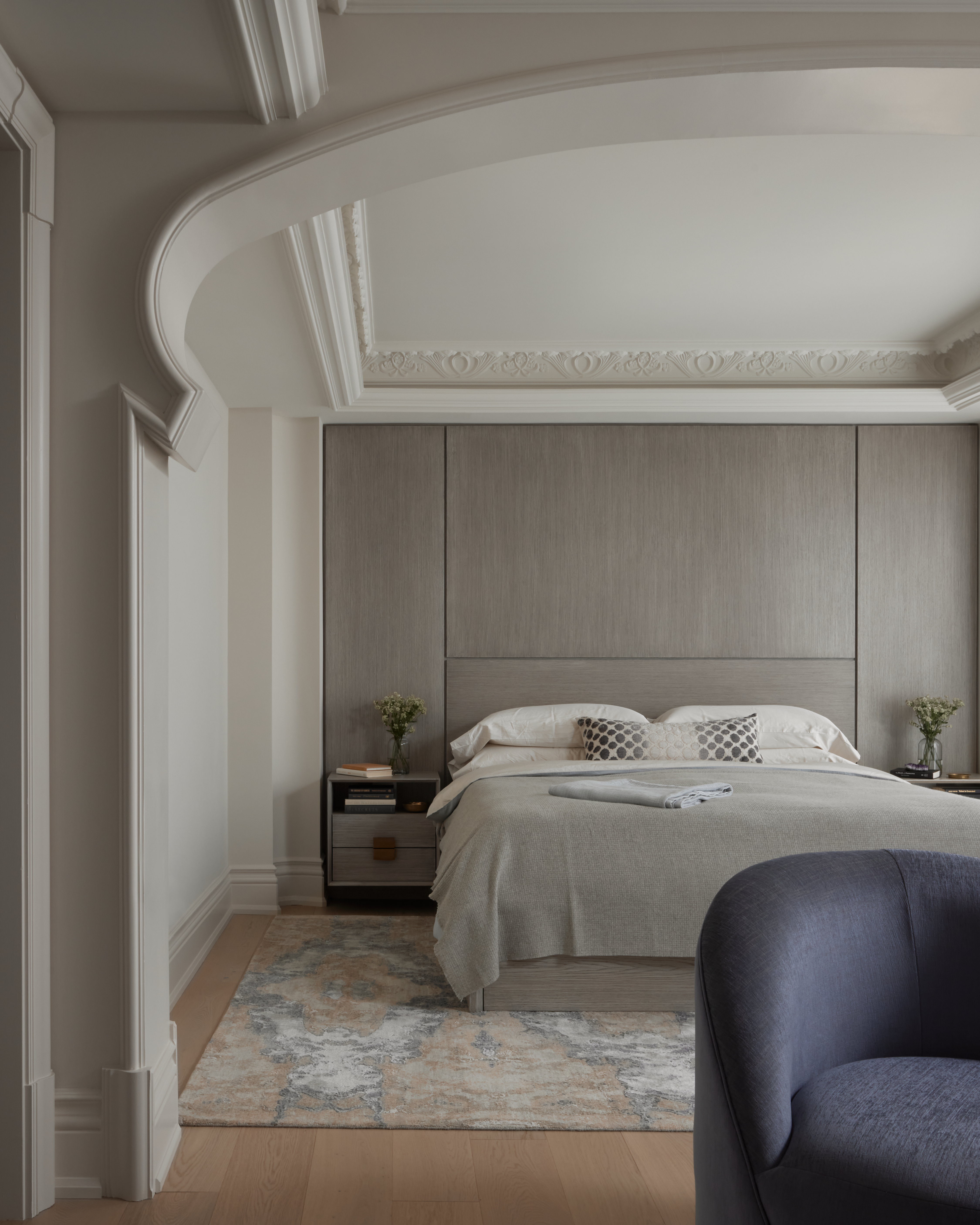 neutral grand bedroom design